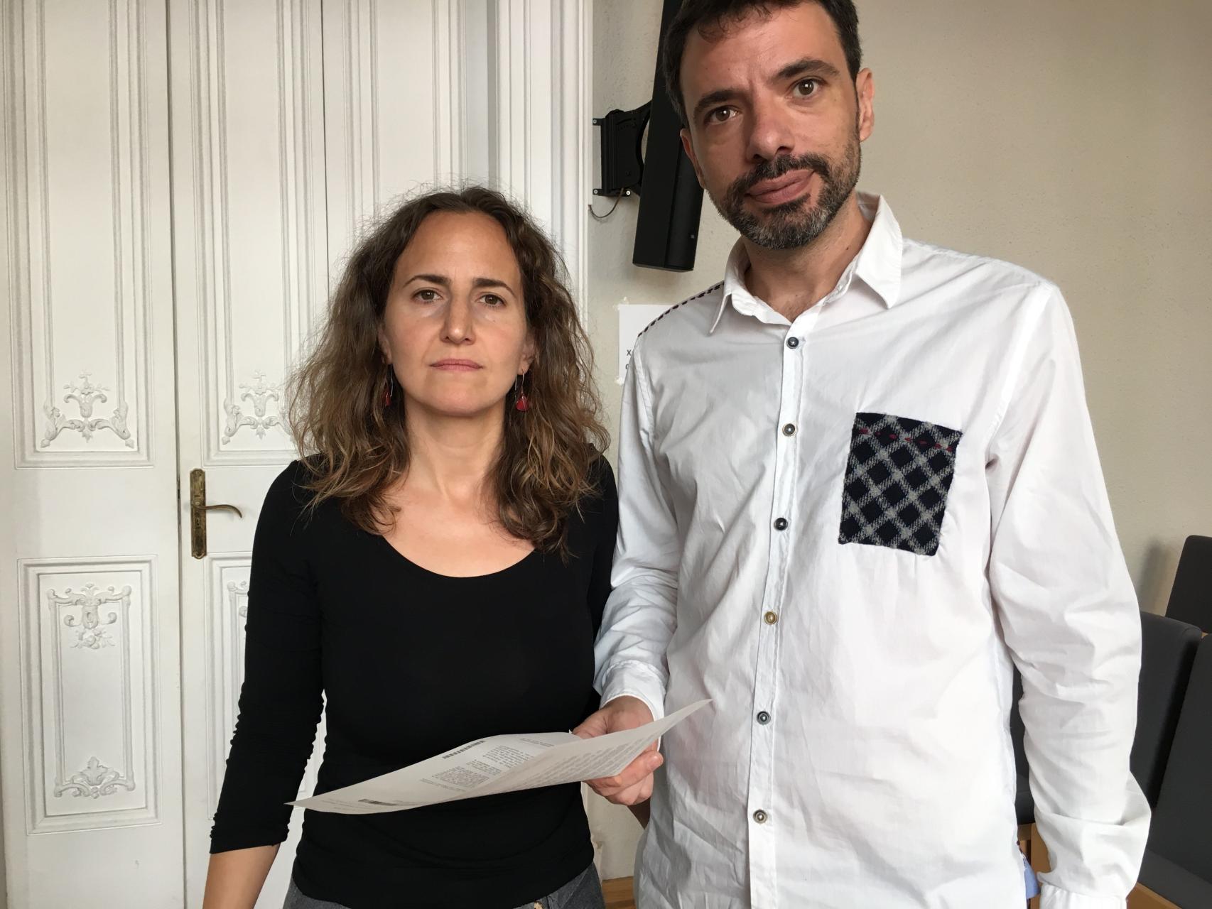 Dylan Tarín asesorando a cliente sobre sanción vivienda turística